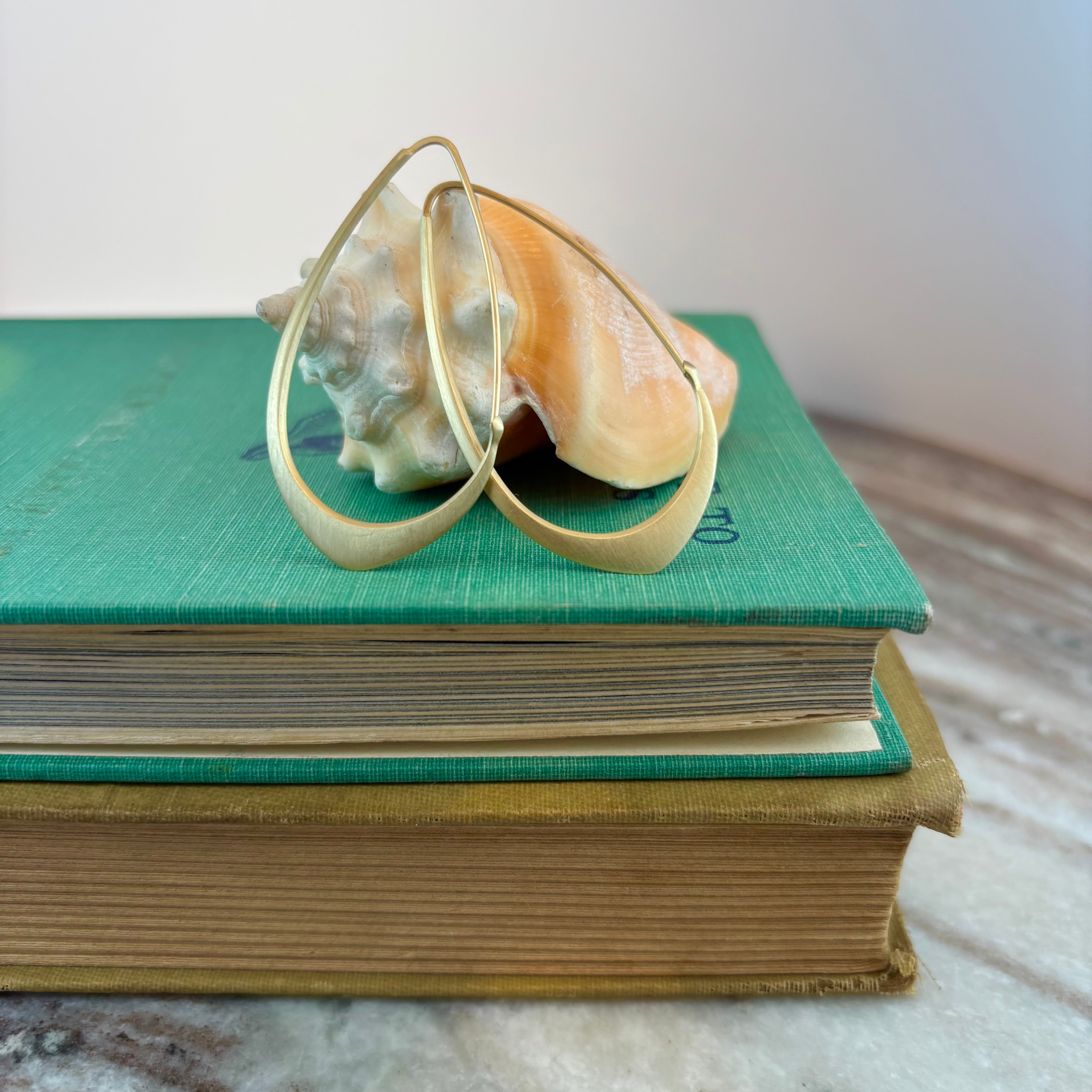 Medium Facet Hoops in 14K Gold