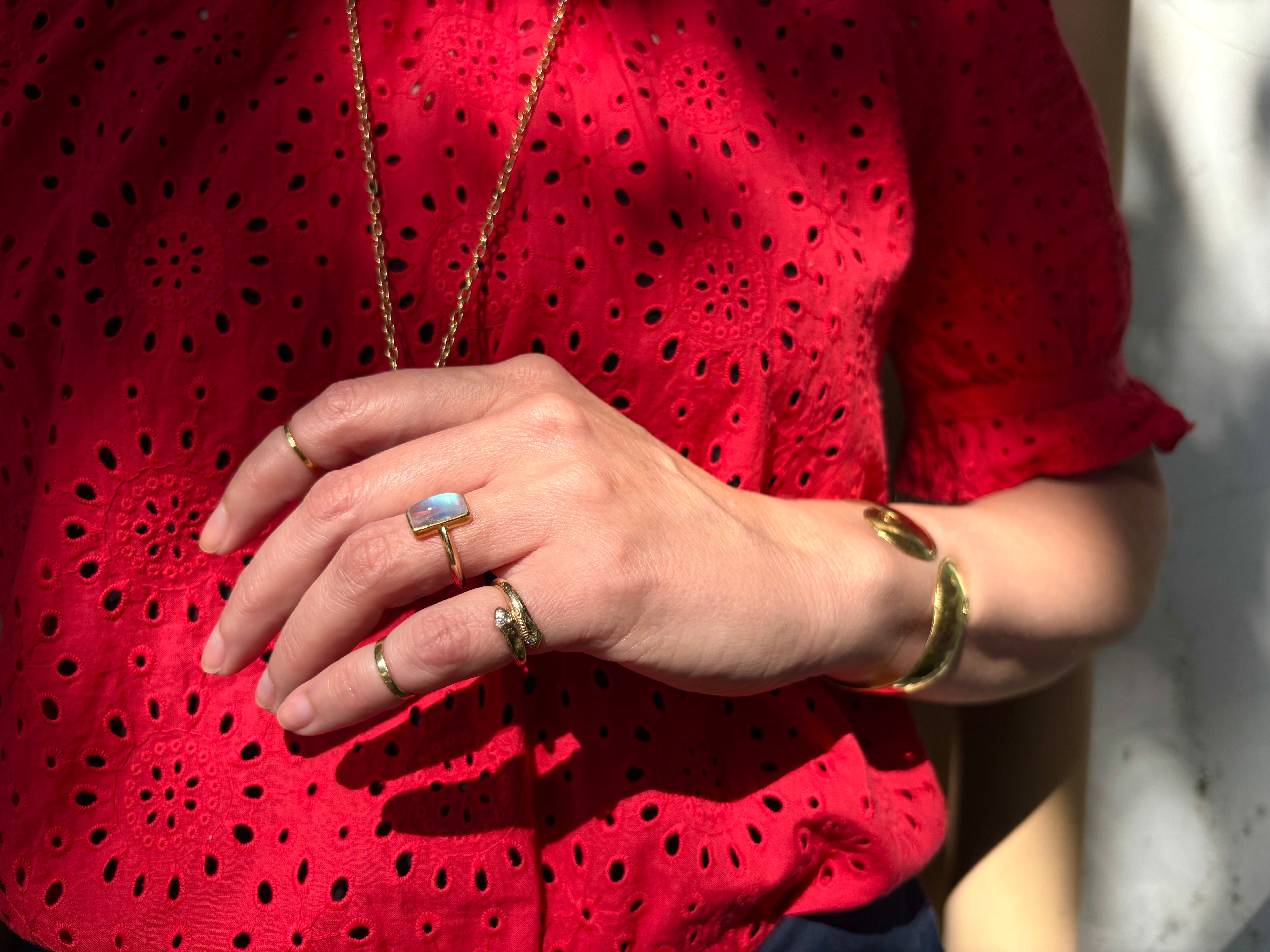 Sugarloaf Moonstone Ring
