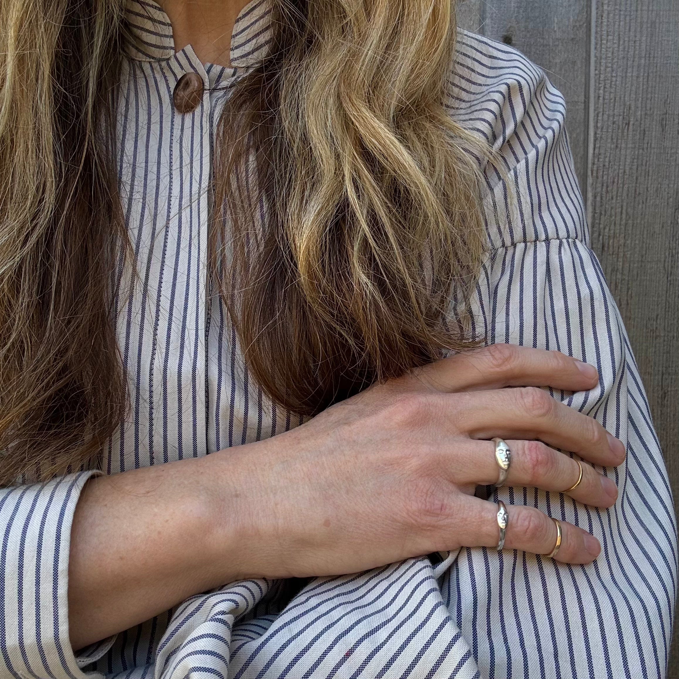 Large Grey Lady Cameo Ring in Bright Silver