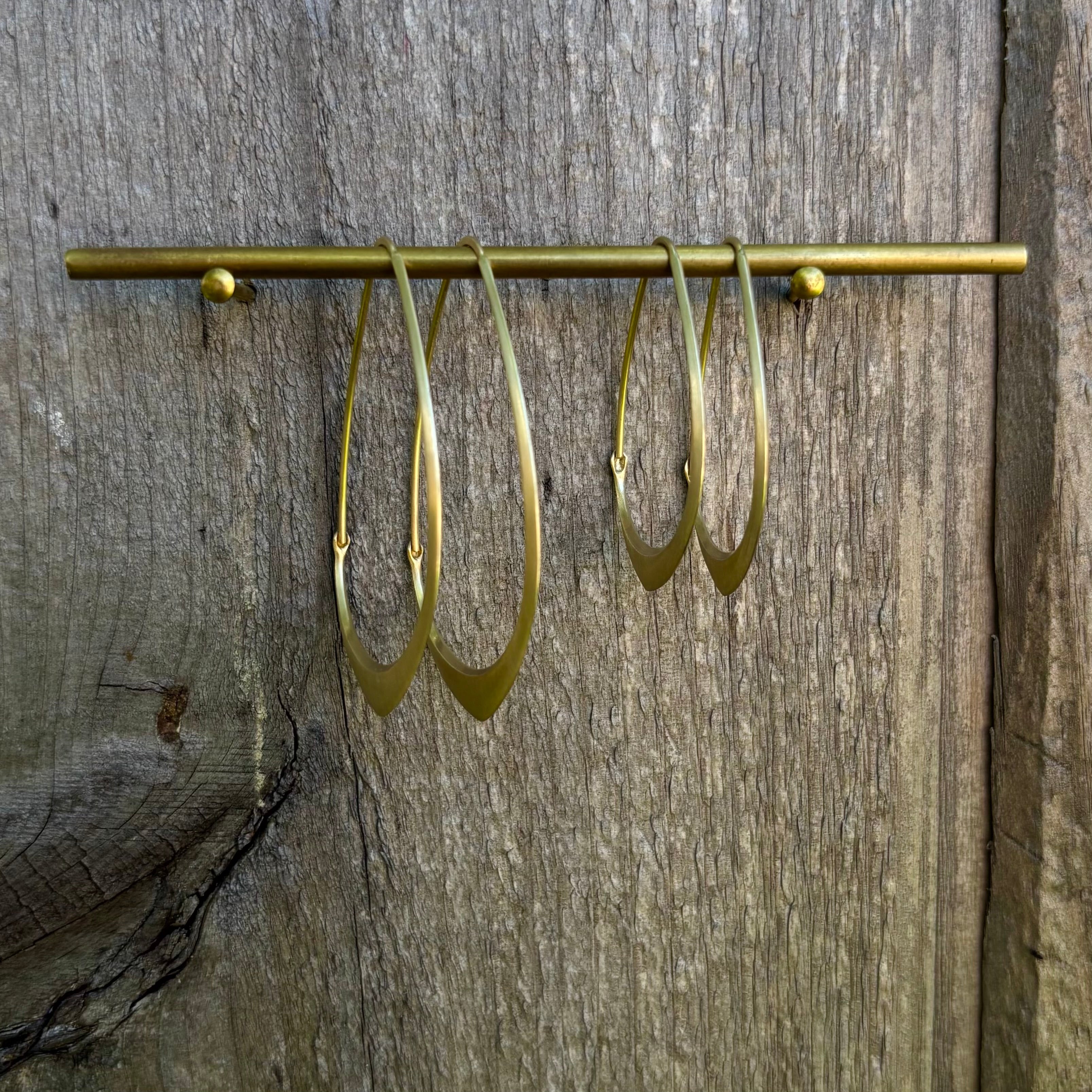 Medium Facet Hoops in 14K Gold
